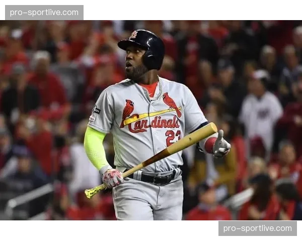 比赛出现罕见“四杀”，国民队内野连线完成守备，瓦解红雀队满垒攻势