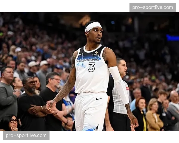 评论：前瞻：鹈鹕对阵森林狼，顶级锋线群与顶级内线防守的碰撞