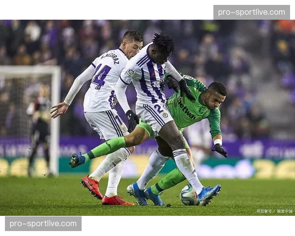 莱万特与巴拉多利德上演进球大战，半场结束时比分为2-2