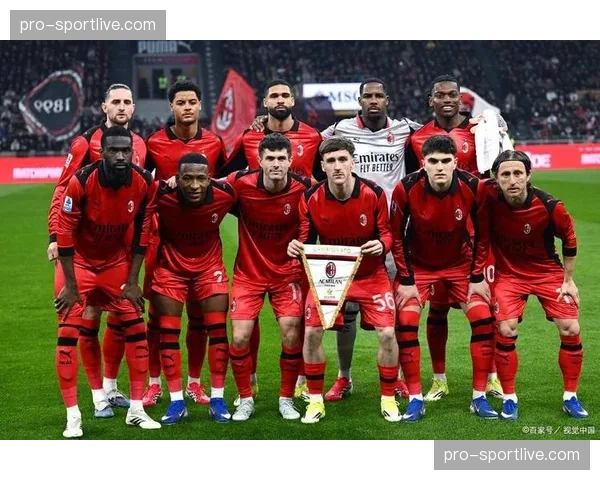 罗马对阵比萨，开场3分钟马伦定位球配合破门